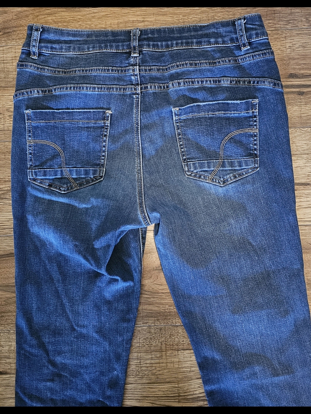Charlue B Jeans - Picture 6 of 6